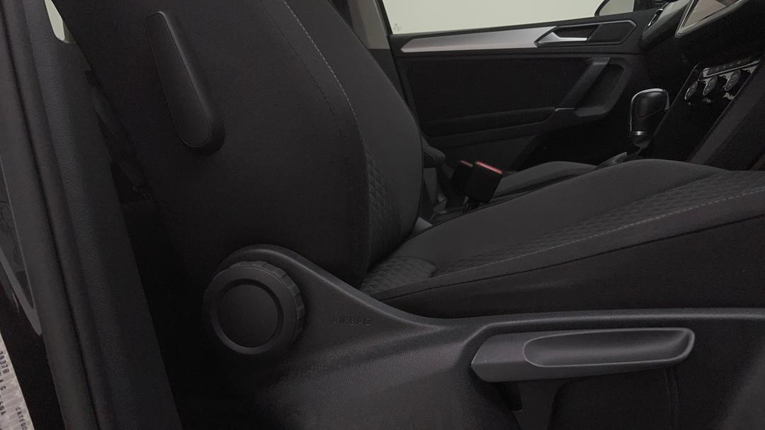2017 Volkswagen Tiguan 132 Tsi Comfortline, Automatic, 106120 km, Drivers Side Adjustment Panel