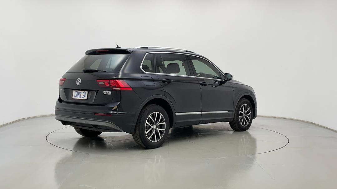 2017 Volkswagen Tiguan 132 Tsi Comfortline, Automatic, 106120 km, Right Back Diagonal (45- Degree) View
