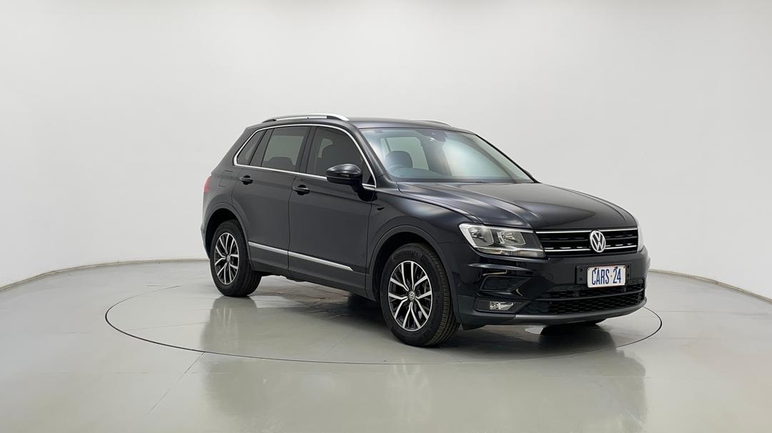 2017 Volkswagen Tiguan 132 Tsi Comfortline, Automatic, 106120 km, Right Front Diagonal (45- Degree) View