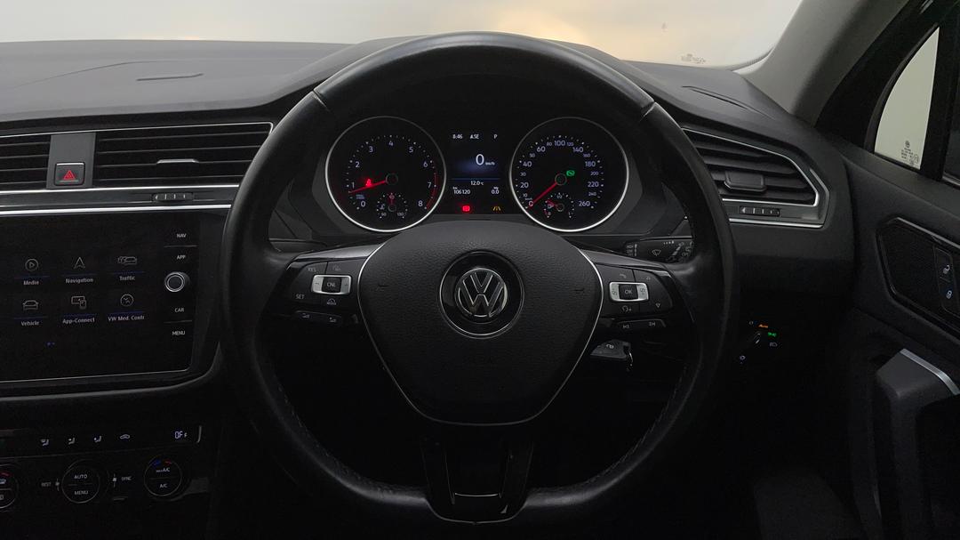 2017 Volkswagen Tiguan 132 Tsi Comfortline, Automatic, 106120 km, Steering Wheel Close-up