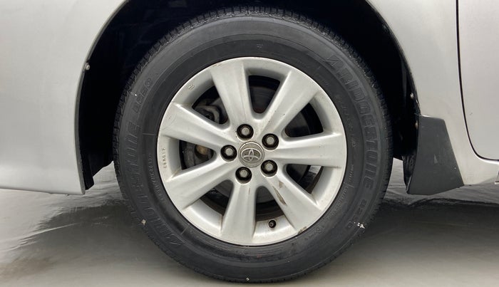 2014 Toyota Corolla Altis G, Petrol, Manual, 1,17,456 km, Left Front Wheel