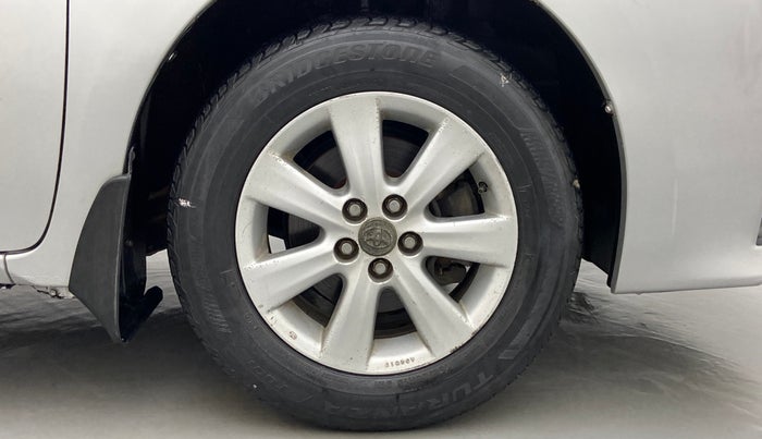 2014 Toyota Corolla Altis G, Petrol, Manual, 1,17,456 km, Right Front Wheel