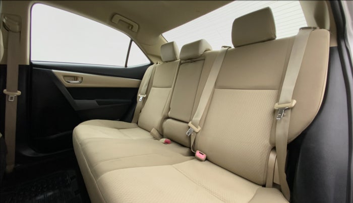 2014 Toyota Corolla Altis G, Petrol, Manual, 1,17,456 km, Right Side Rear Door Cabin