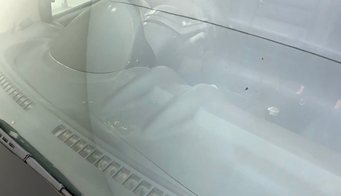 2014 Hyundai Santro Xing GL PLUS, CNG, Manual, 95,079 km, Front windshield - Minor spot on windshield