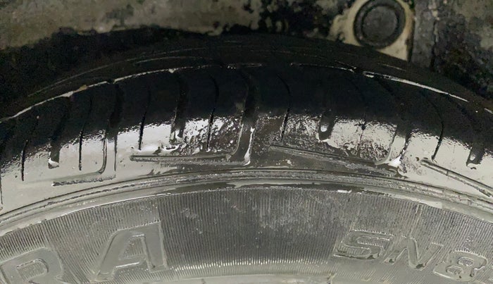 2014 Hyundai Santro Xing GL PLUS, CNG, Manual, 95,079 km, Right Rear Tyre Tread