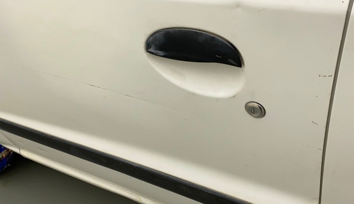 2014 Hyundai Santro Xing GL PLUS, CNG, Manual, 95,079 km, Front passenger door - Minor scratches