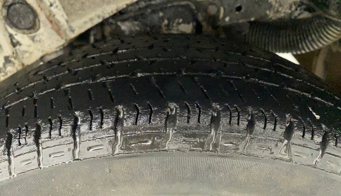 2014 Hyundai Santro Xing GL PLUS, CNG, Manual, 95,079 km, Left Rear Tyre Tread