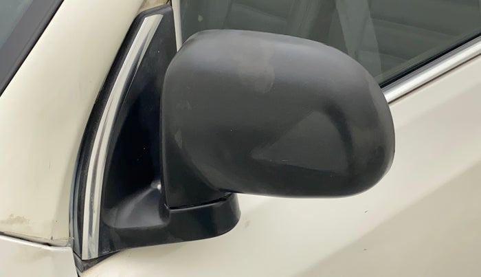 2014 Hyundai Santro Xing GL PLUS, CNG, Manual, 95,079 km, Left rear-view mirror - ORVM knob broken and not working