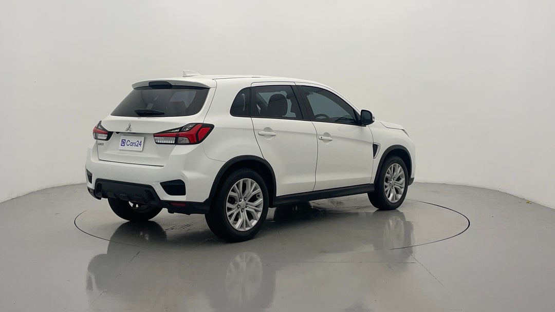 Right Back Diagonal (45- Degree) View