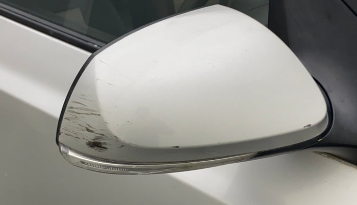 2014 Hyundai Xcent SX 1.2 (O), Petrol, Manual, 55,033 km, Right rear-view mirror - Indicator light has minor damage