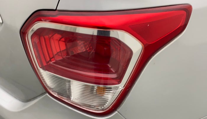 2014 Hyundai Xcent SX 1.2 (O), Petrol, Manual, 55,033 km, Right tail light - Minor damage