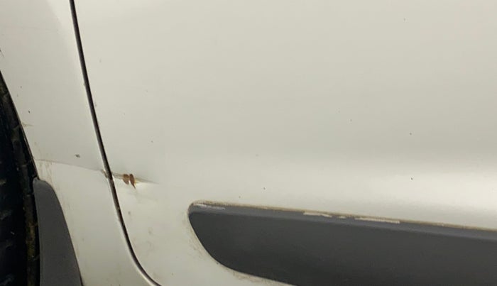 2014 Hyundai Xcent SX 1.2 (O), Petrol, Manual, 55,033 km, Front passenger door - Slight discoloration
