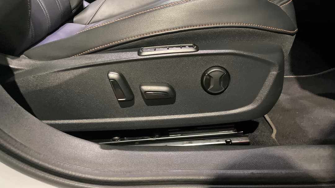 2022 Cupra Formentor V, Automatic, 69428 km, Drivers Side Adjustment Panel