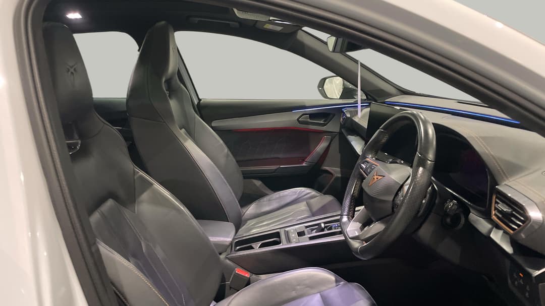 2022 Cupra Formentor V, Automatic, 69428 km, Right Side Front Door Cabin View