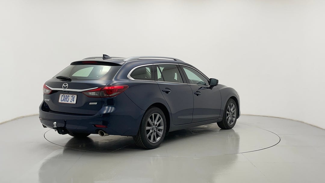 Right Back Diagonal (45- Degree) View