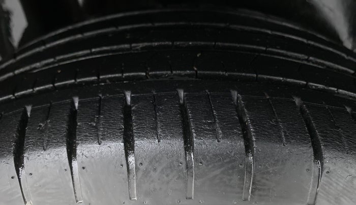 2019 Volkswagen Polo HIGH LINE PLUS 1.0, Petrol, Manual, 18,026 km, Right Rear Tyre Tread