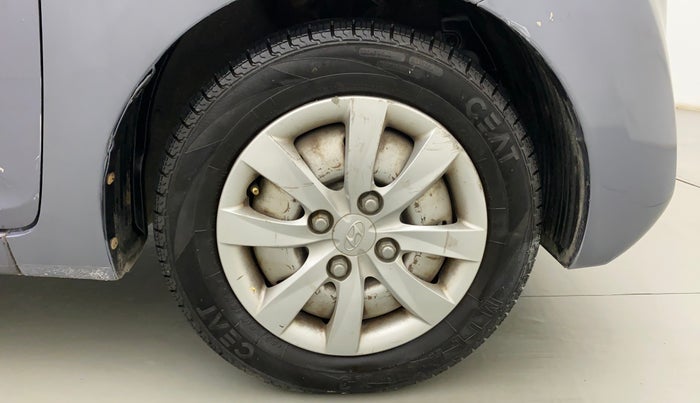 2011 Hyundai Eon MAGNA O, Petrol, Manual, 41,705 km, Right Front Wheel