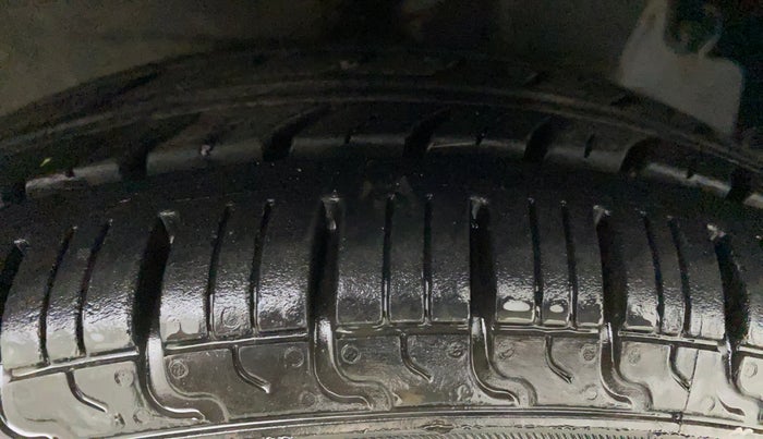 2011 Hyundai Eon MAGNA O, Petrol, Manual, 41,705 km, Right Front Tyre Tread