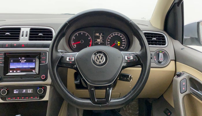 2016 Volkswagen Vento HIGHLINE PETROL AT, Petrol, Automatic, 38,304 km, Steering Wheel Close Up