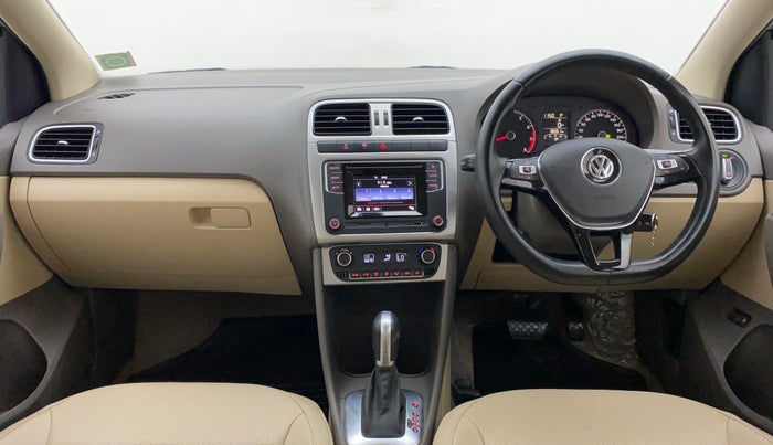 2016 Volkswagen Vento HIGHLINE PETROL AT, Petrol, Automatic, 38,304 km, Dashboard