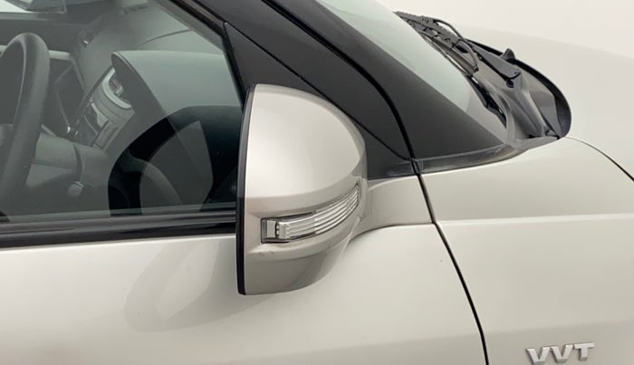 2017 Maruti Swift VXI, Petrol, Manual, 21,536 km, Right rear-view mirror - Minor folding noise