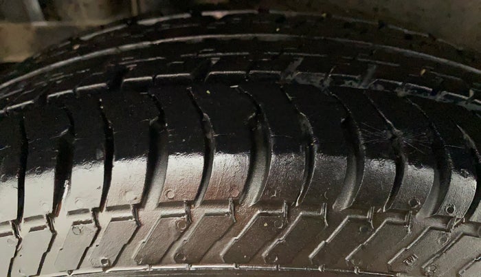 2017 Maruti Swift VXI, Petrol, Manual, 21,536 km, Right Rear Tyre Tread