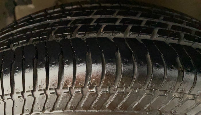 2017 Maruti Swift VXI, Petrol, Manual, 21,536 km, Left Front Tyre Tread