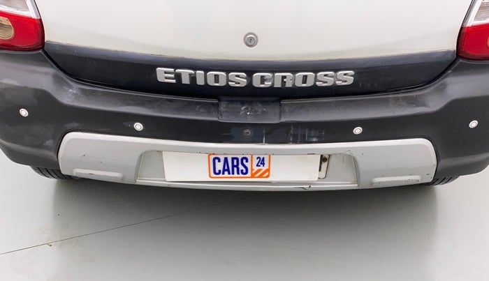 2015 Toyota Etios CROSS 1.2 G, Petrol, Manual, 79,927 km, Infotainment system - Parking sensor not working