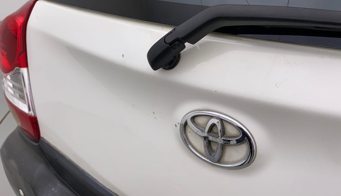 2015 Toyota Etios CROSS 1.2 G, Petrol, Manual, 79,927 km, Dicky (Boot door) - Slightly dented