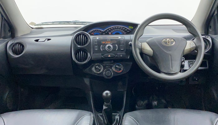 2015 Toyota Etios CROSS 1.2 G, Petrol, Manual, 79,927 km, Dashboard