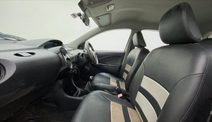 2015 Toyota Etios CROSS 1.2 G, Petrol, Manual, 79,927 km, Right Side Front Door Cabin