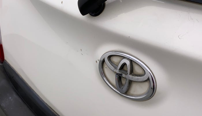 2015 Toyota Etios CROSS 1.2 G, Petrol, Manual, 79,927 km, Dicky (Boot door) - Minor scratches