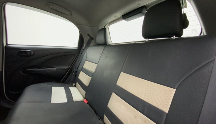 2015 Toyota Etios CROSS 1.2 G, Petrol, Manual, 79,927 km, Right Side Rear Door Cabin