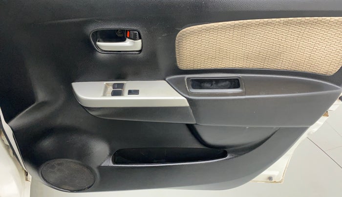 2018 Maruti Wagon R 1.0 LXI CNG, CNG, Manual, 61,540 km, Driver Side Door Panels Control