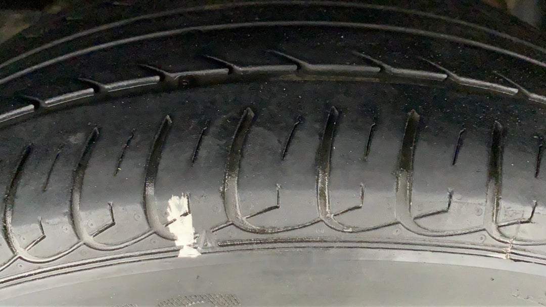 Left Front Tyre Tread