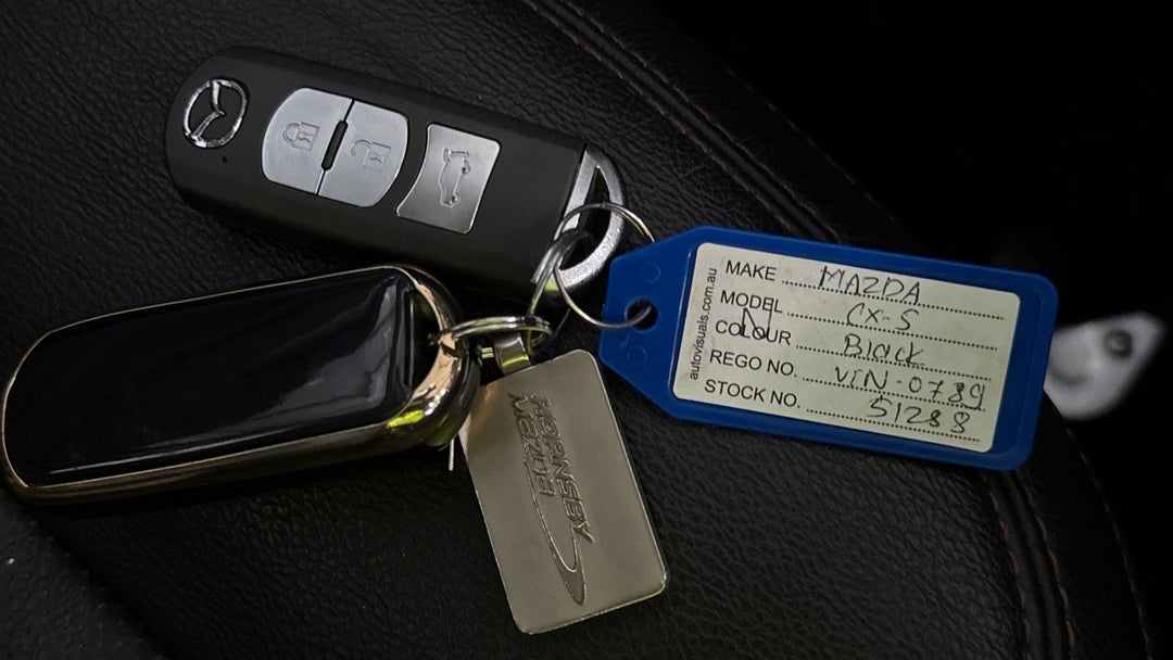 2017 Mazda CX-5 Gt (4x4), Automatic, 104839 km, Key Close-up