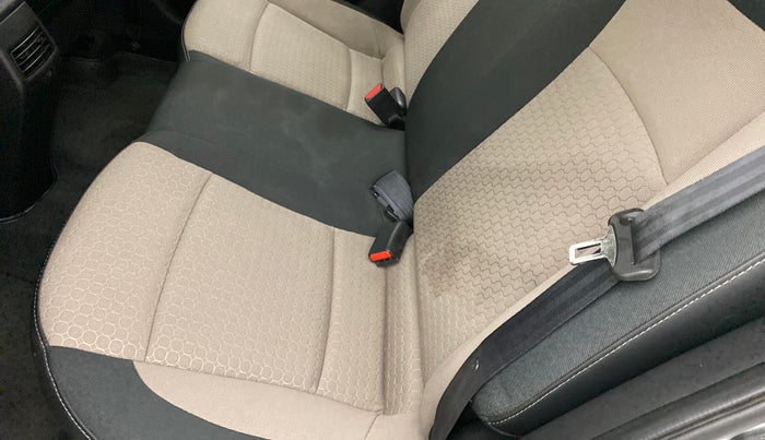 2017 Hyundai Elite i20 SPORTZ 1.2, Petrol, Manual, 34,952 km, Second-row left seat - Cover slightly stained