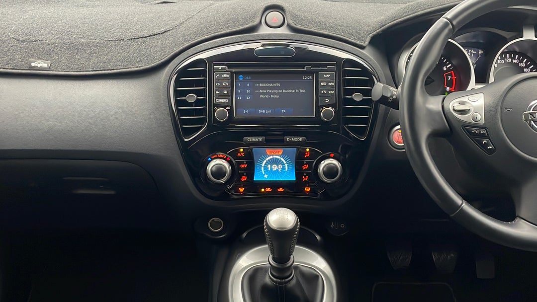 2018 Nissan Juke Ti-s (fwd), Manual, 35614 km, Center Console