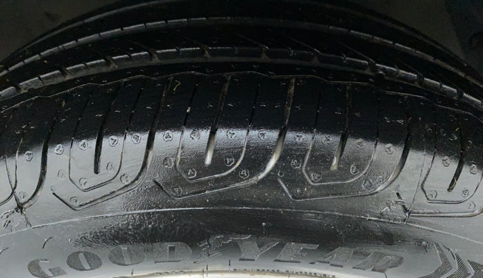 2013 Hyundai i20 SPORTZ 1.4 CRDI, Diesel, Manual, 48,099 km, Right Front Tyre Tread