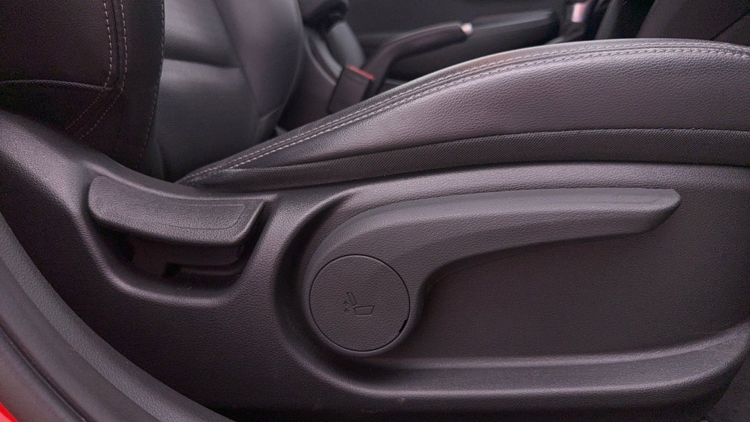 2019 Hyundai Kona Elite (FWD), Automatic, 36304 km, Drivers Side Adjustment Panel