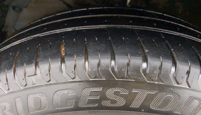 2020 Maruti Ertiga VXI CNG, CNG, Manual, 32,402 km, Left Front Tyre Tread