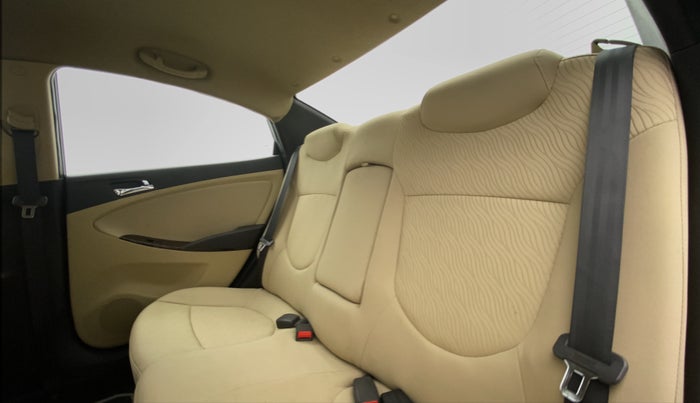 2012 Hyundai Verna FLUIDIC 1.6 EX VTVT, Petrol, Manual, 42,104 km, Right Side Rear Door Cabin