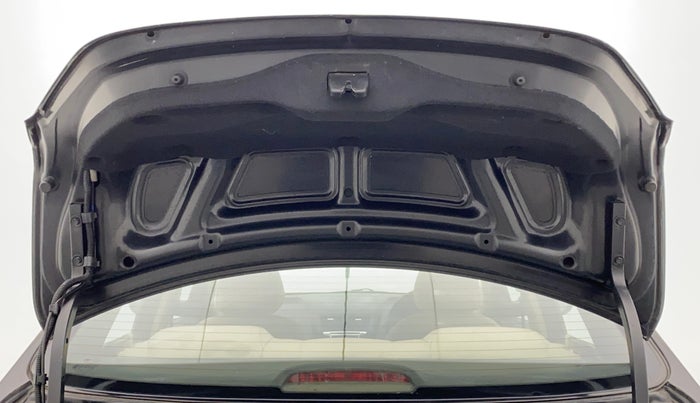 2012 Hyundai Verna FLUIDIC 1.6 EX VTVT, Petrol, Manual, 42,104 km, Boot Door Open