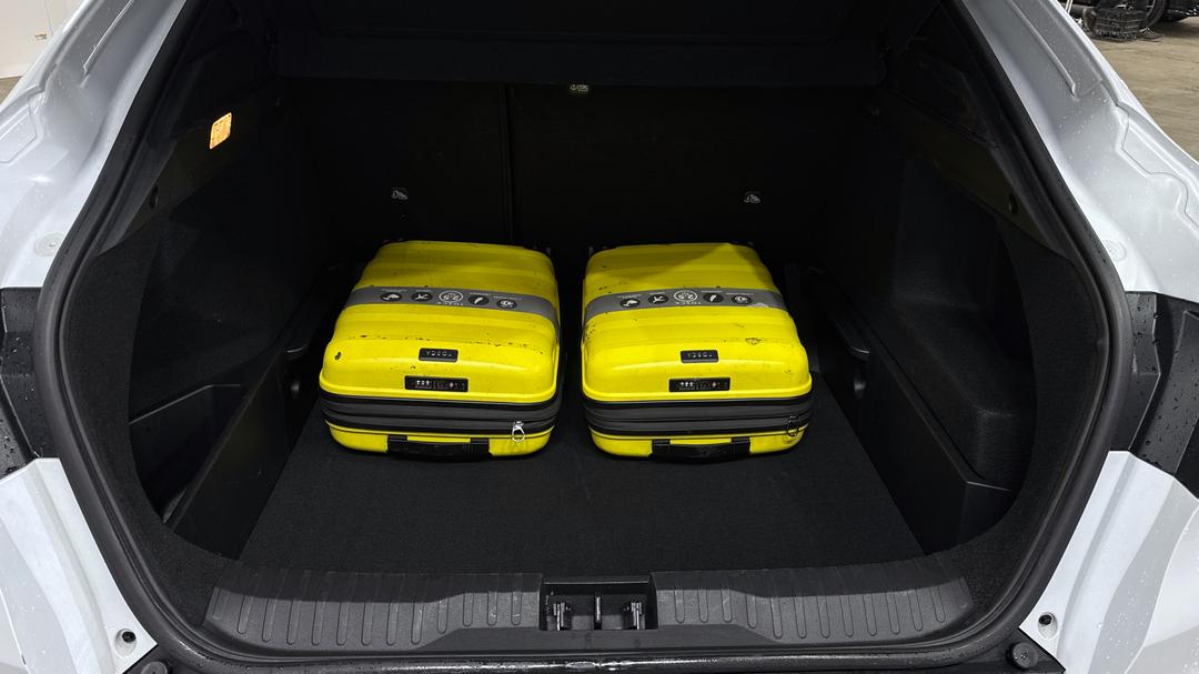 2022 Renault Arkana R.s. Line, Automatic, 45931 km, Boot Inside View with Luggage