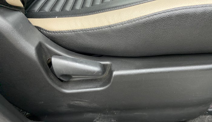 2018 Maruti Wagon R 1.0 VXI, Petrol, Manual, 16,892 km, Driver Side Adjustment Panel