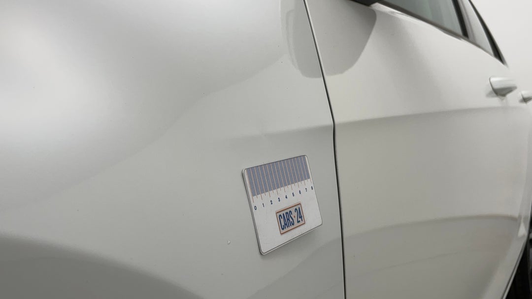 2016 Volkswagen Golf 92 Tsi Trendline, Manual, 123947 km, Quarter Panel Front LHS Guard Dent