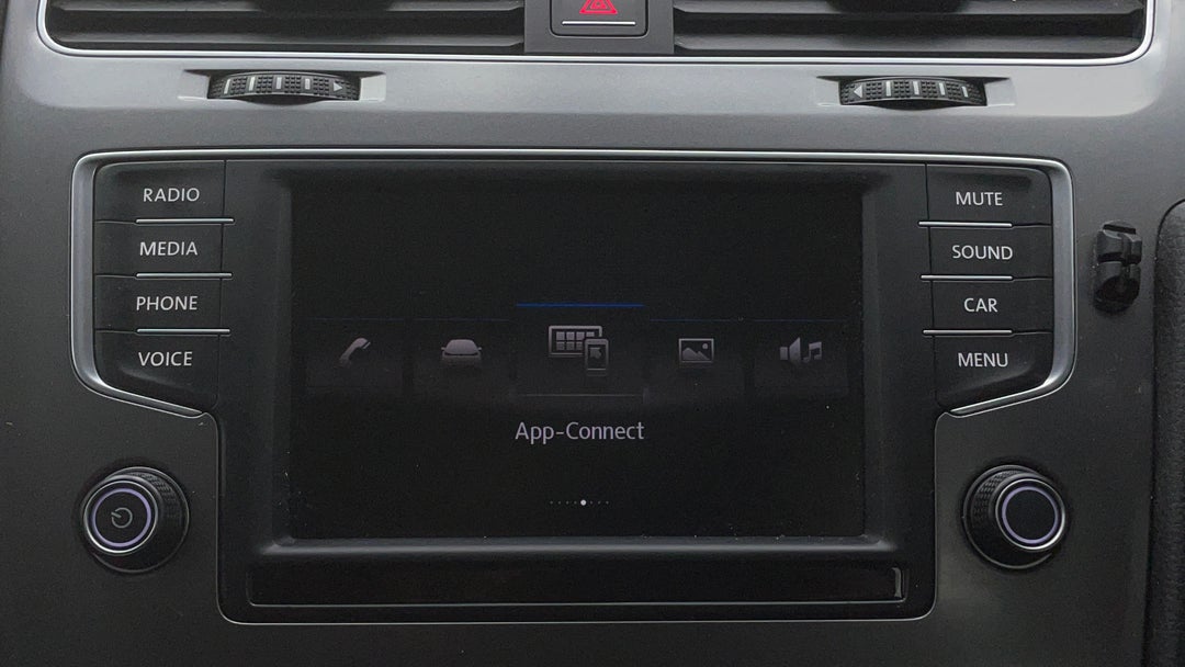 2016 Volkswagen Golf 92 Tsi Trendline, Manual, 123947 km, Infotainment System