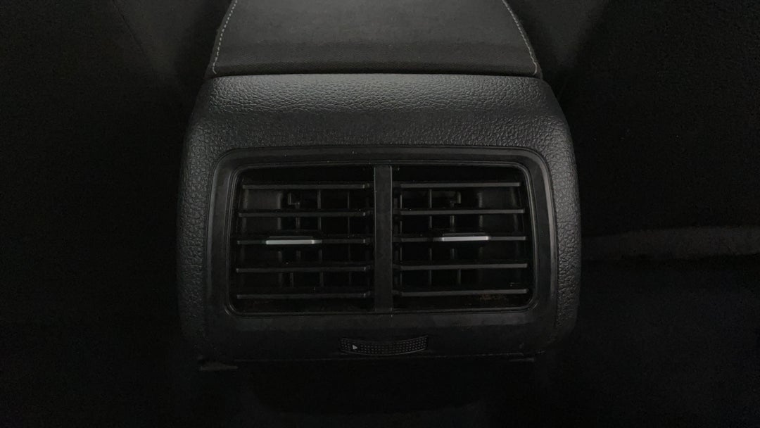 2016 Volkswagen Golf 92 Tsi Trendline, Manual, 123947 km, Rear A/C Vent