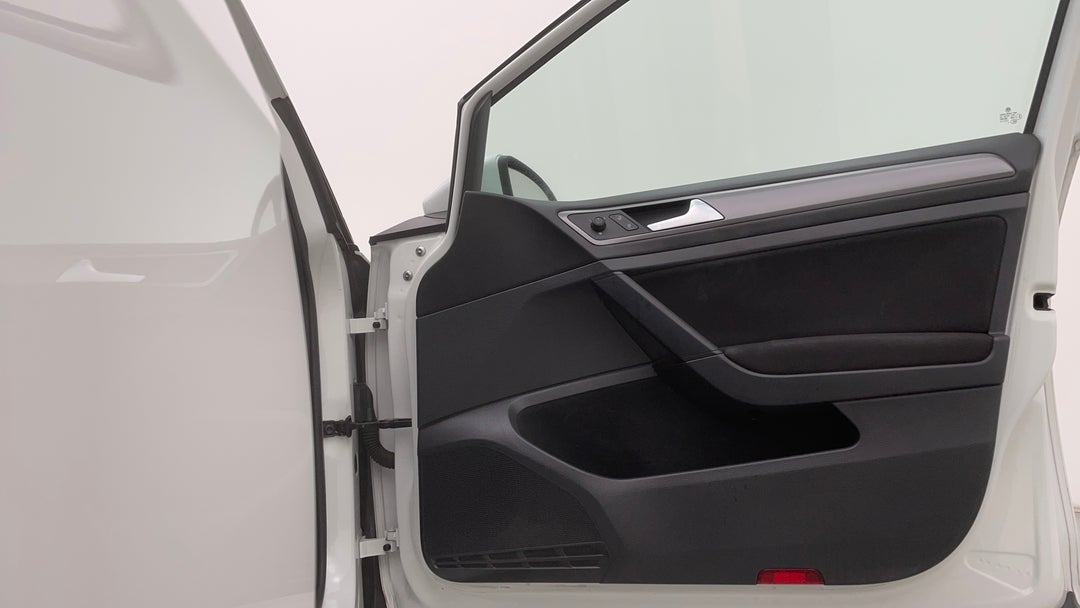 2016 Volkswagen Golf 92 Tsi Trendline, Manual, 123947 km, Speaker View