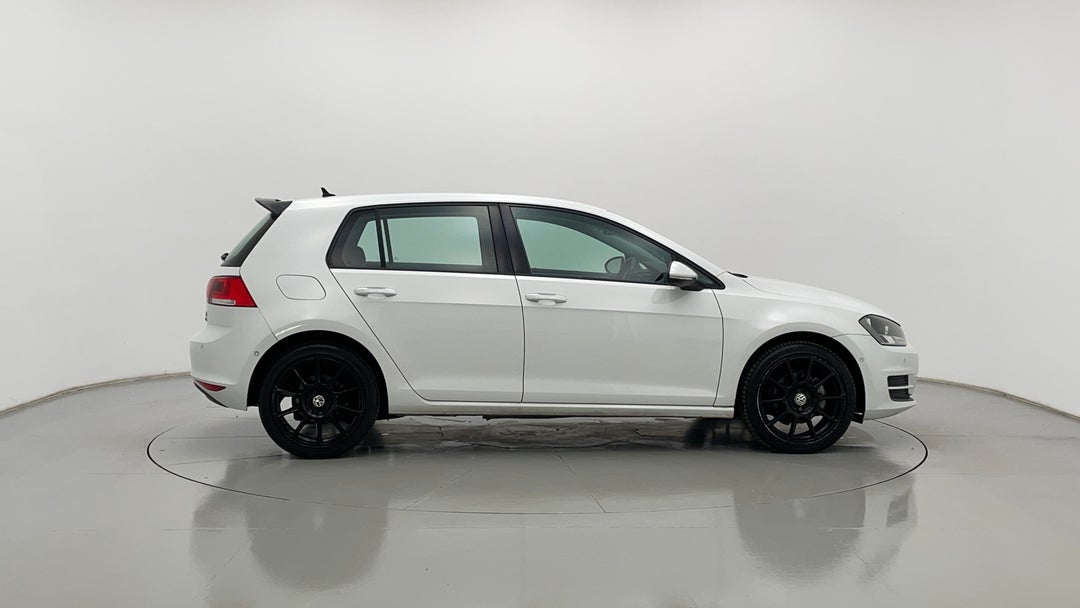 2016 Volkswagen Golf 92 Tsi Trendline, Manual, 123947 km, Right Side View
